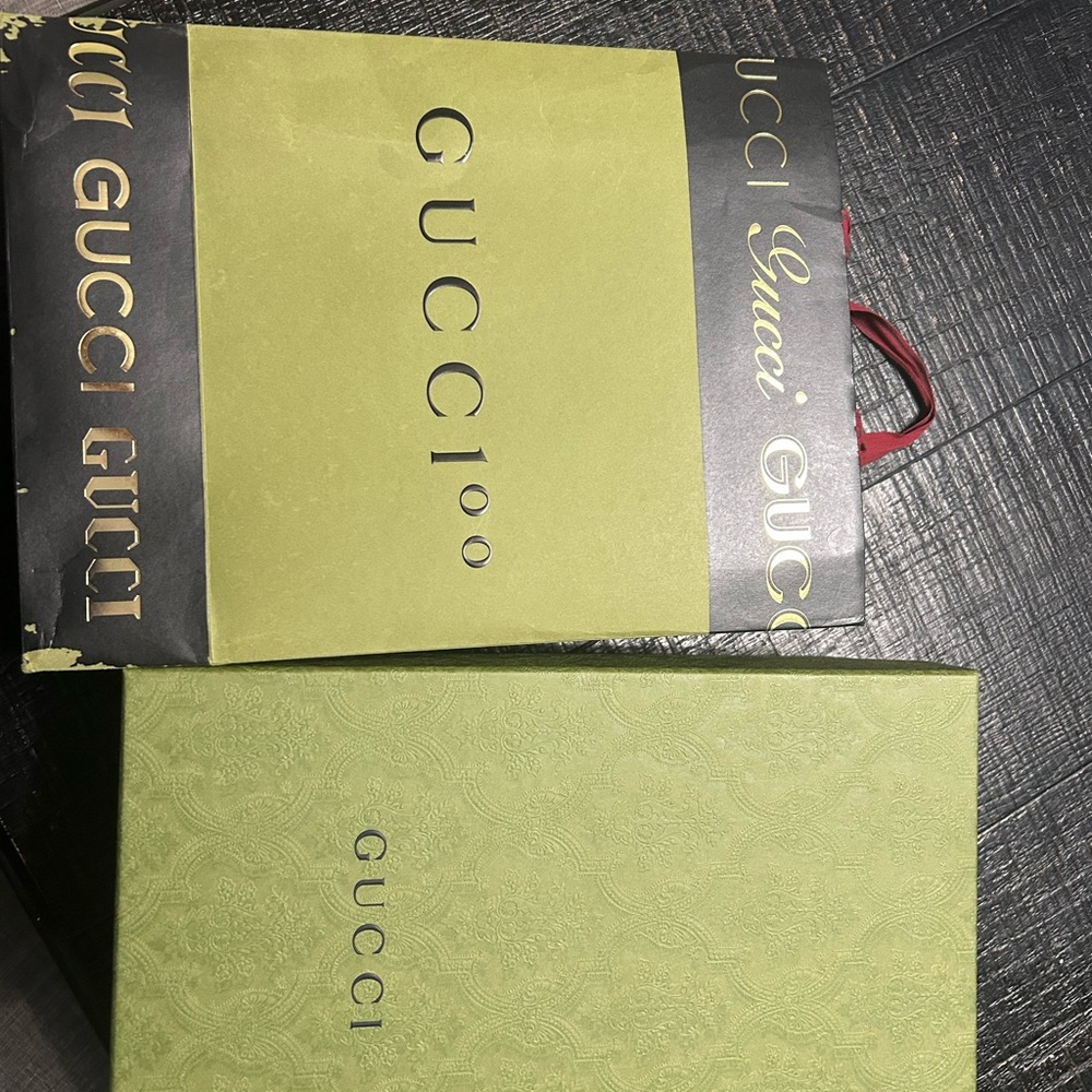 Gucci Black and Green Slides with Red Accent - Picture 2 of 9